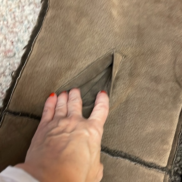 Vintage 90s sherling leather vest with zip front and pockets in excellent shape - Picture 2 of 9